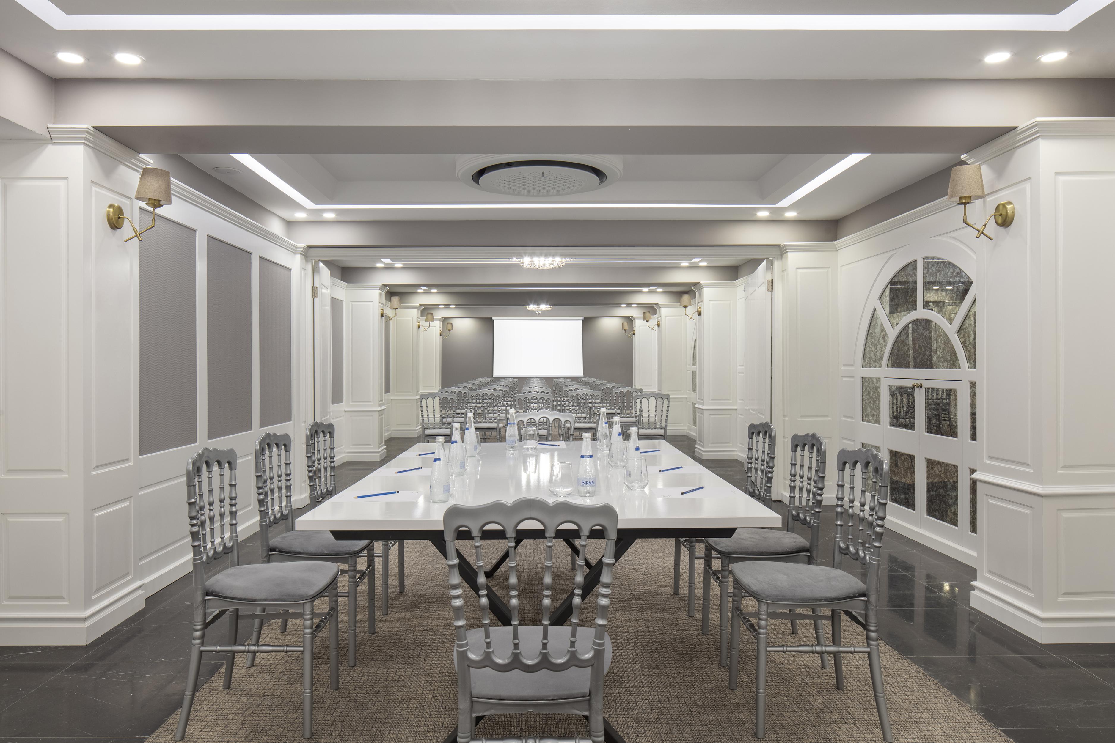 Blue Marlin Deluxe Spa & Resort Конаклы Экстерьер фото The interior of the meeting room