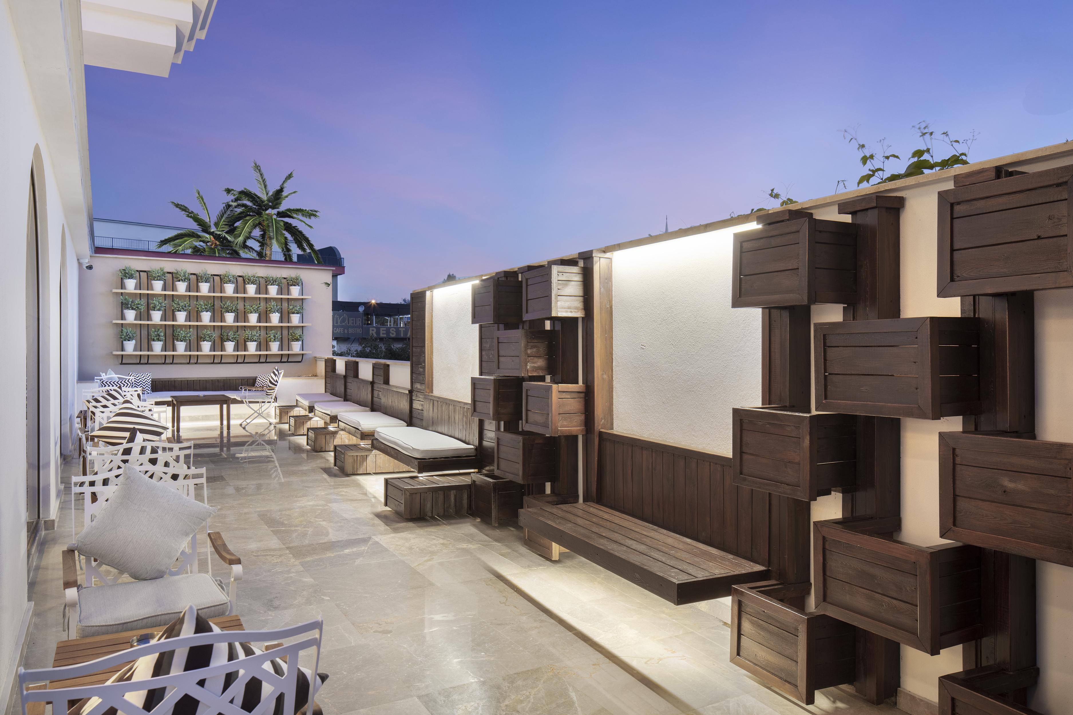Blue Marlin Deluxe Spa & Resort Конаклы Экстерьер фото The Sky Bar
