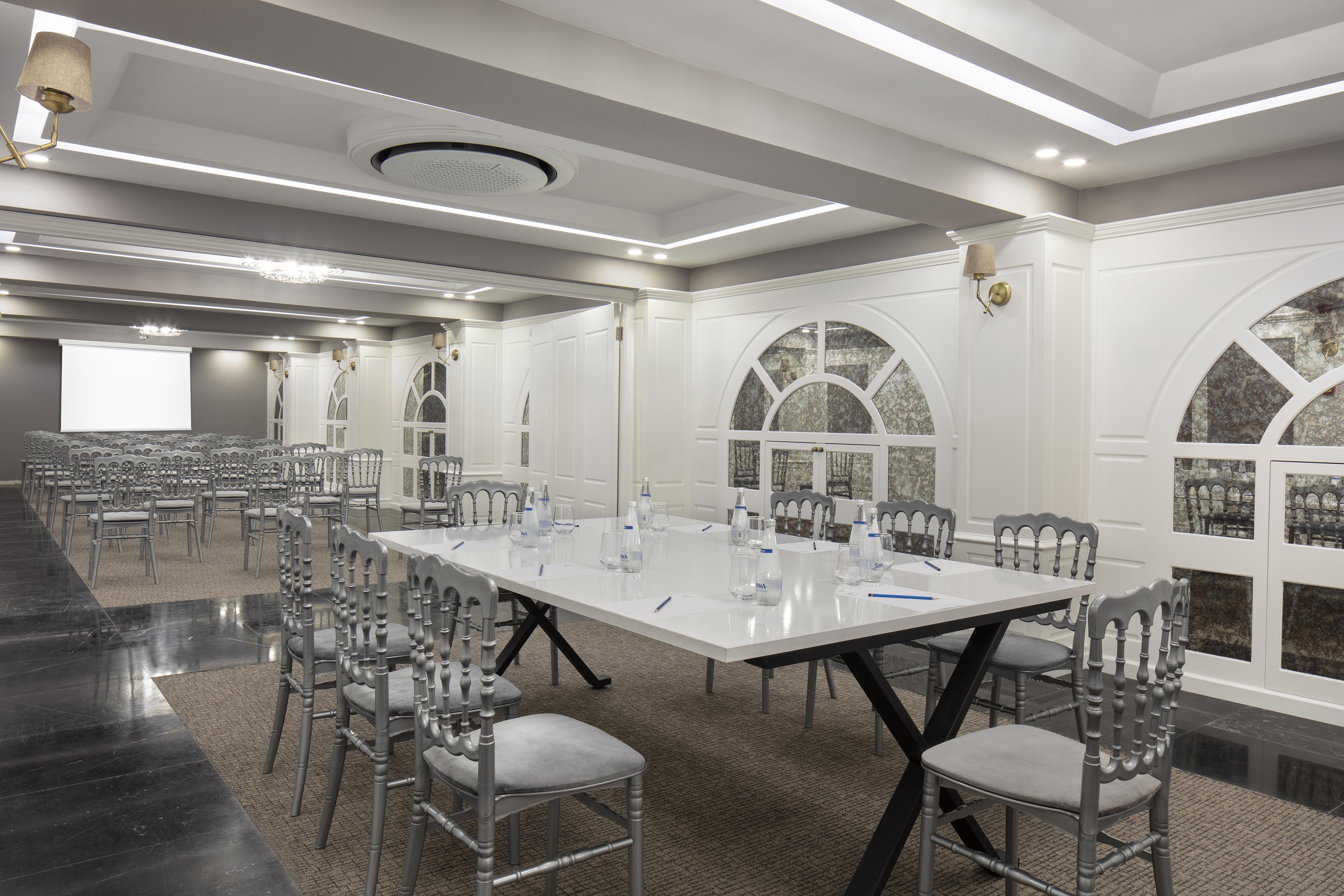Blue Marlin Deluxe Spa & Resort Конаклы Экстерьер фото The interior of the hotel