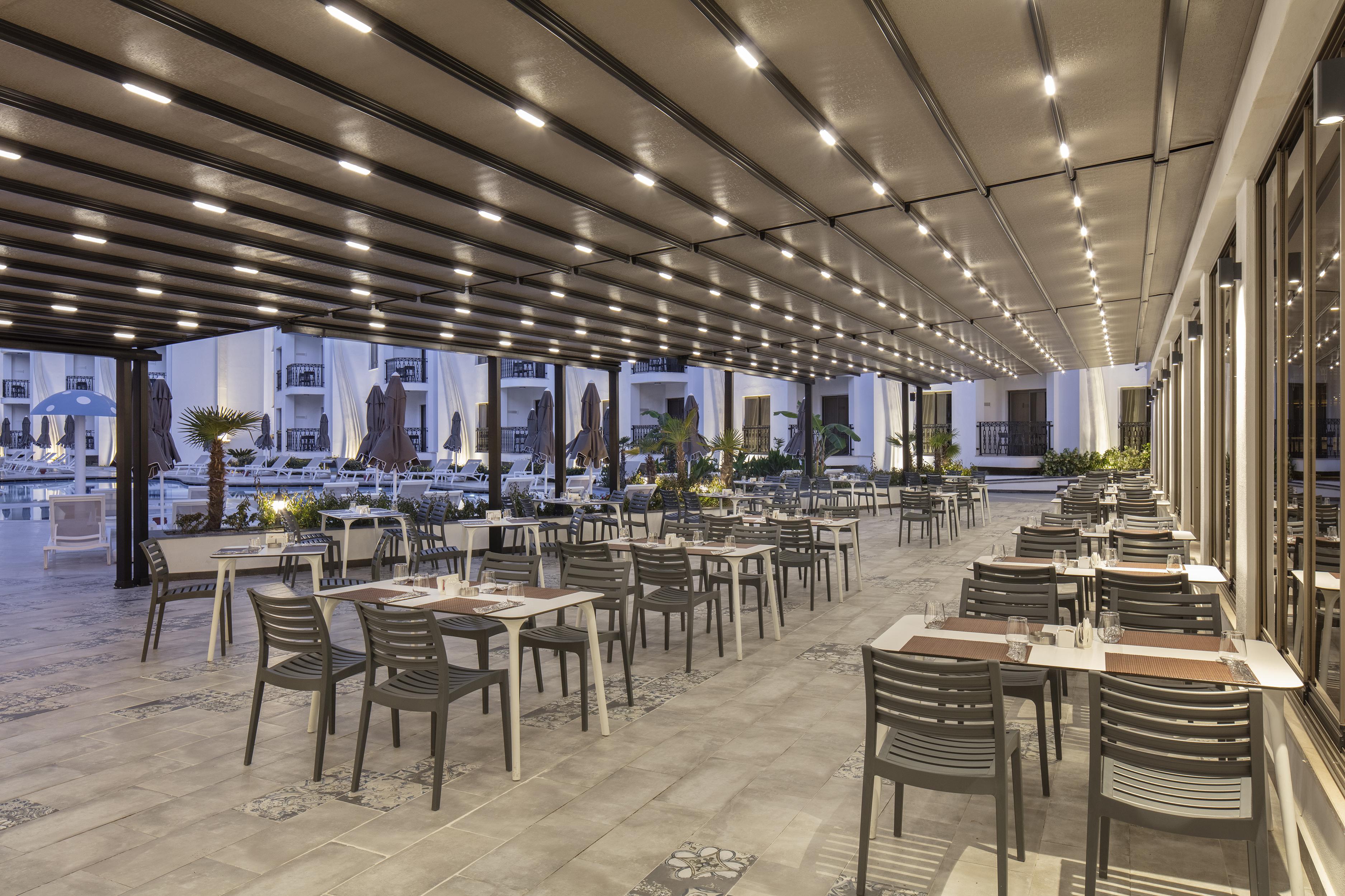 Blue Marlin Deluxe Spa & Resort Конаклы Экстерьер фото The restaurant